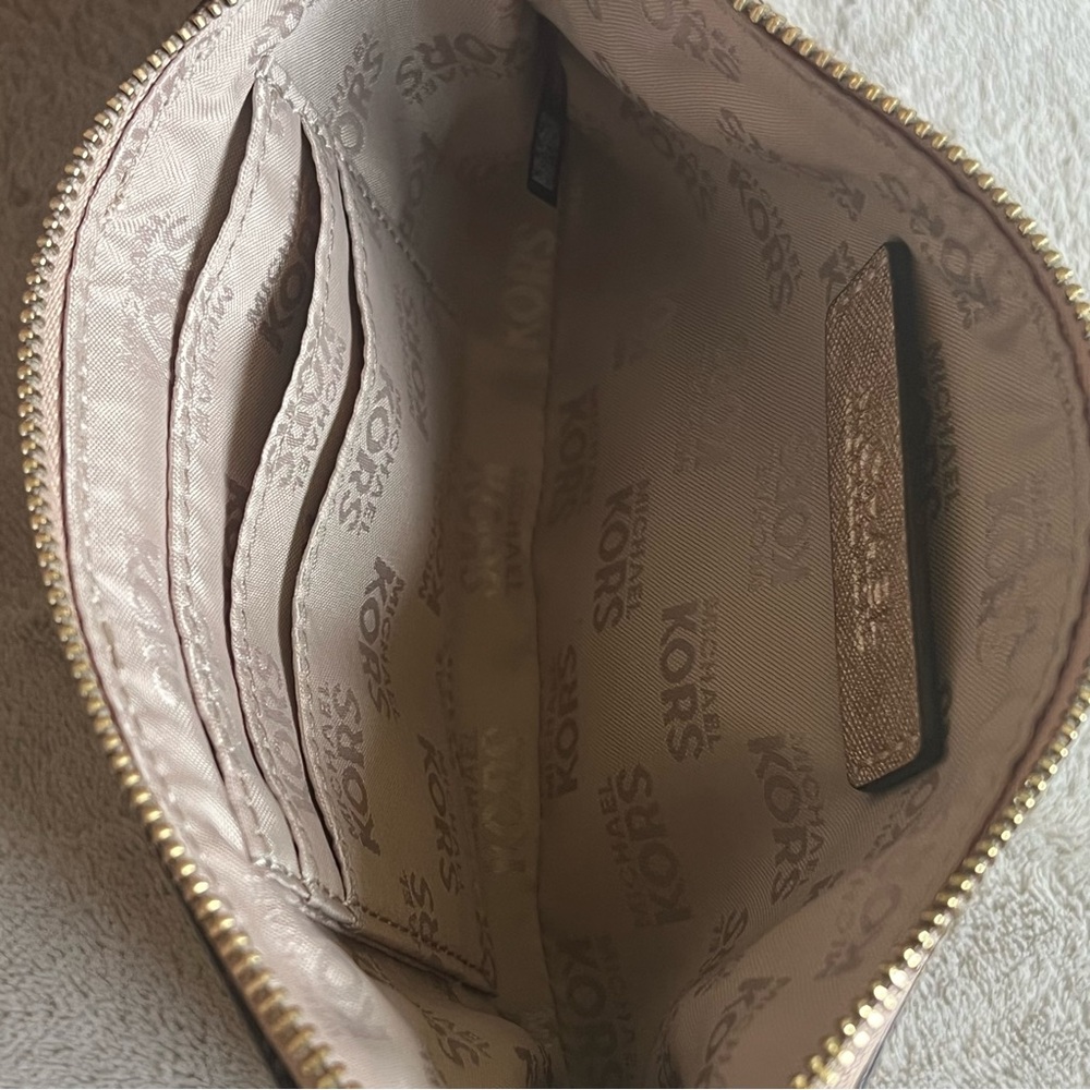 MICHAEL KORS Wristlet (Excellent Condition) - Picture 7 of 7